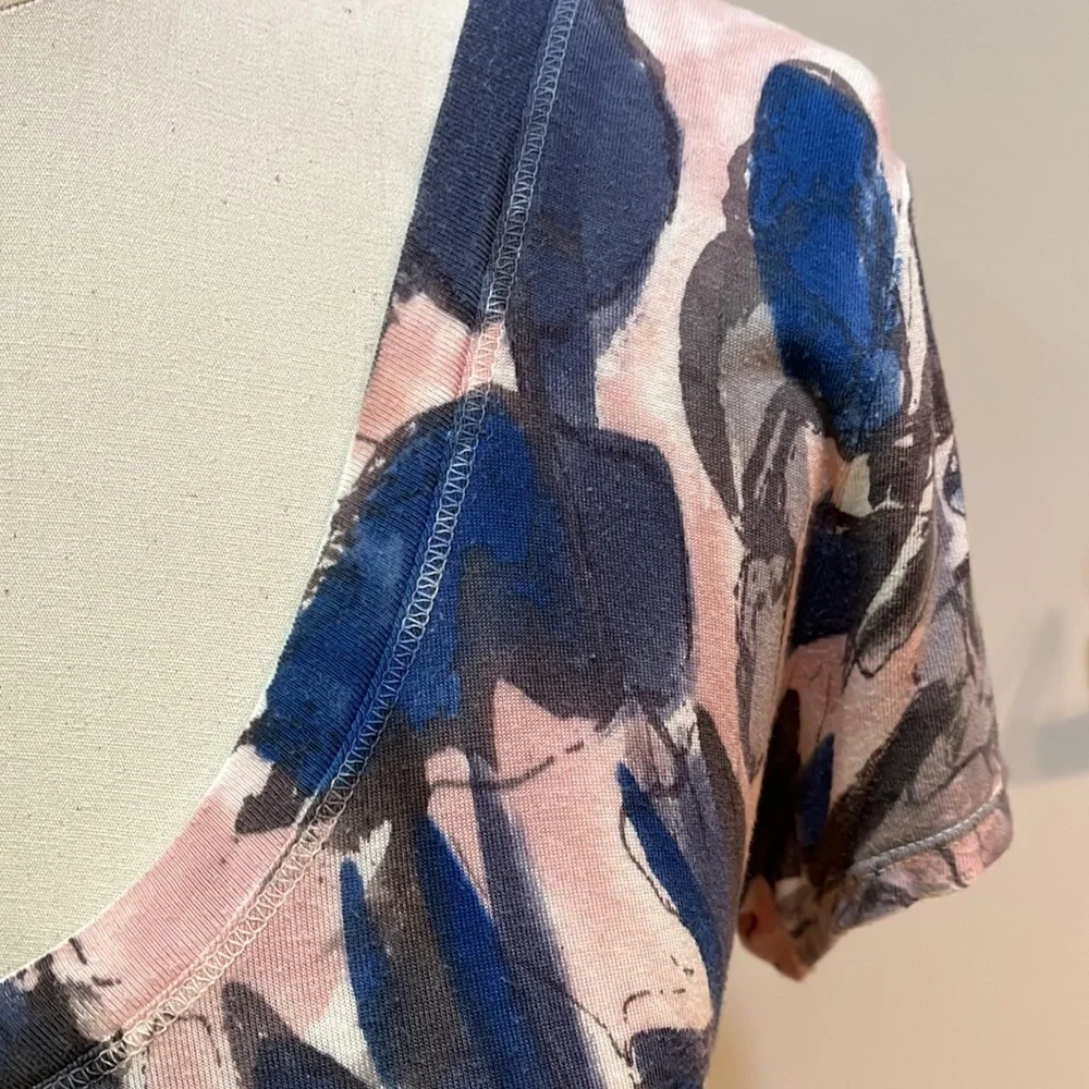 Patterned T-Shit - Picture 3 of 3